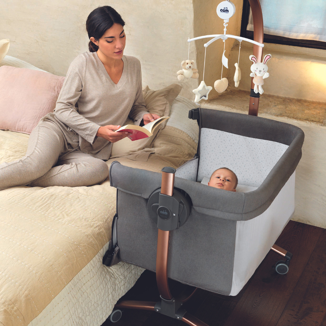 Cullami Co-Sleeper crib with Mobile