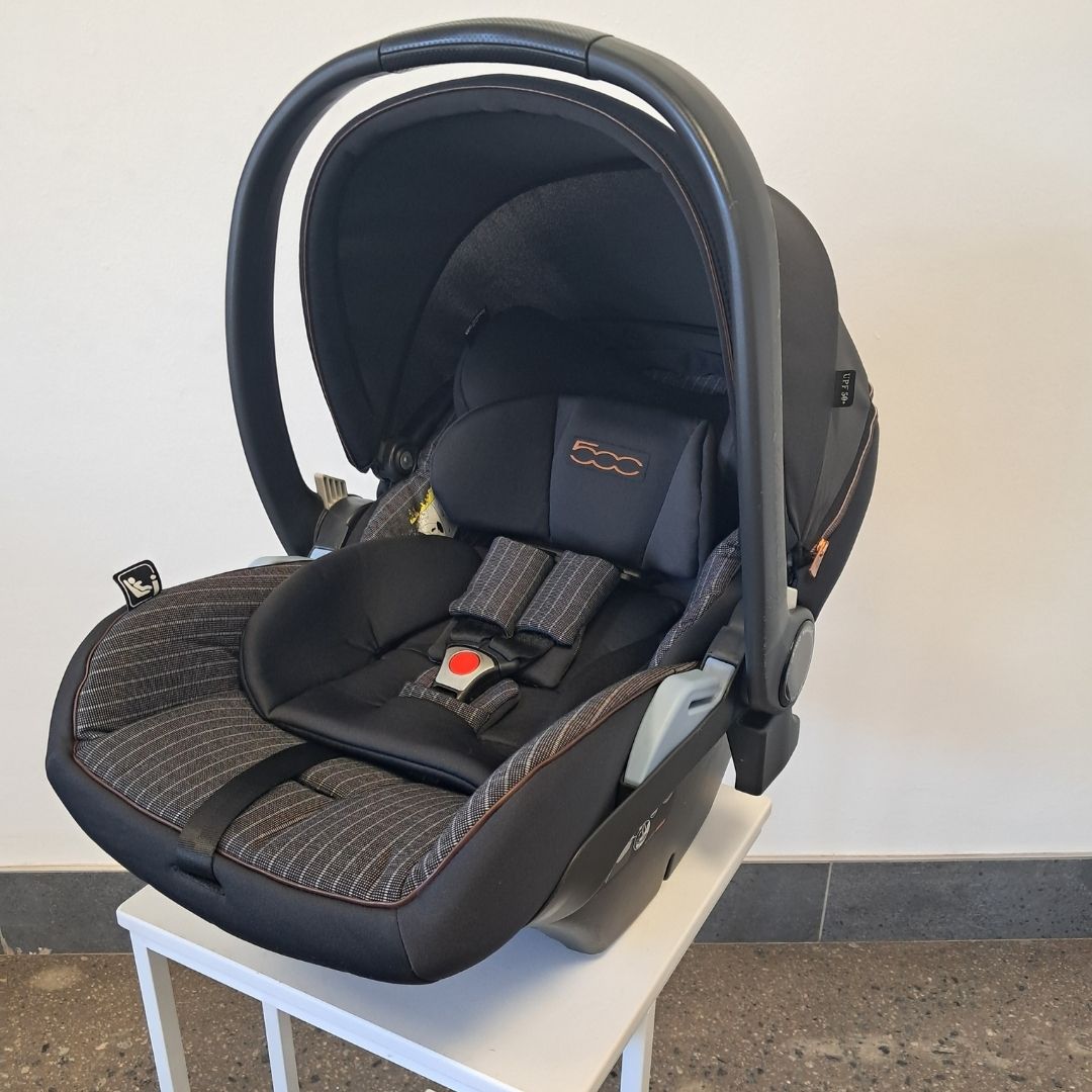 Primo Viaggio Lounge Reclining Car Seat Fiat 500 Edition Pre Loved CB Baby