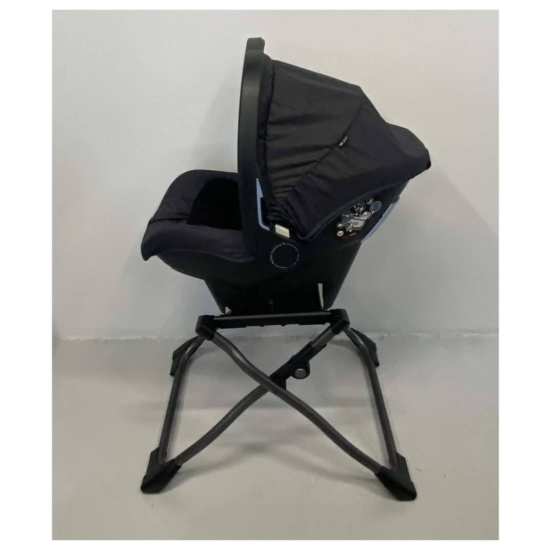 Futura SLK Car Seat on Bassinet Stand